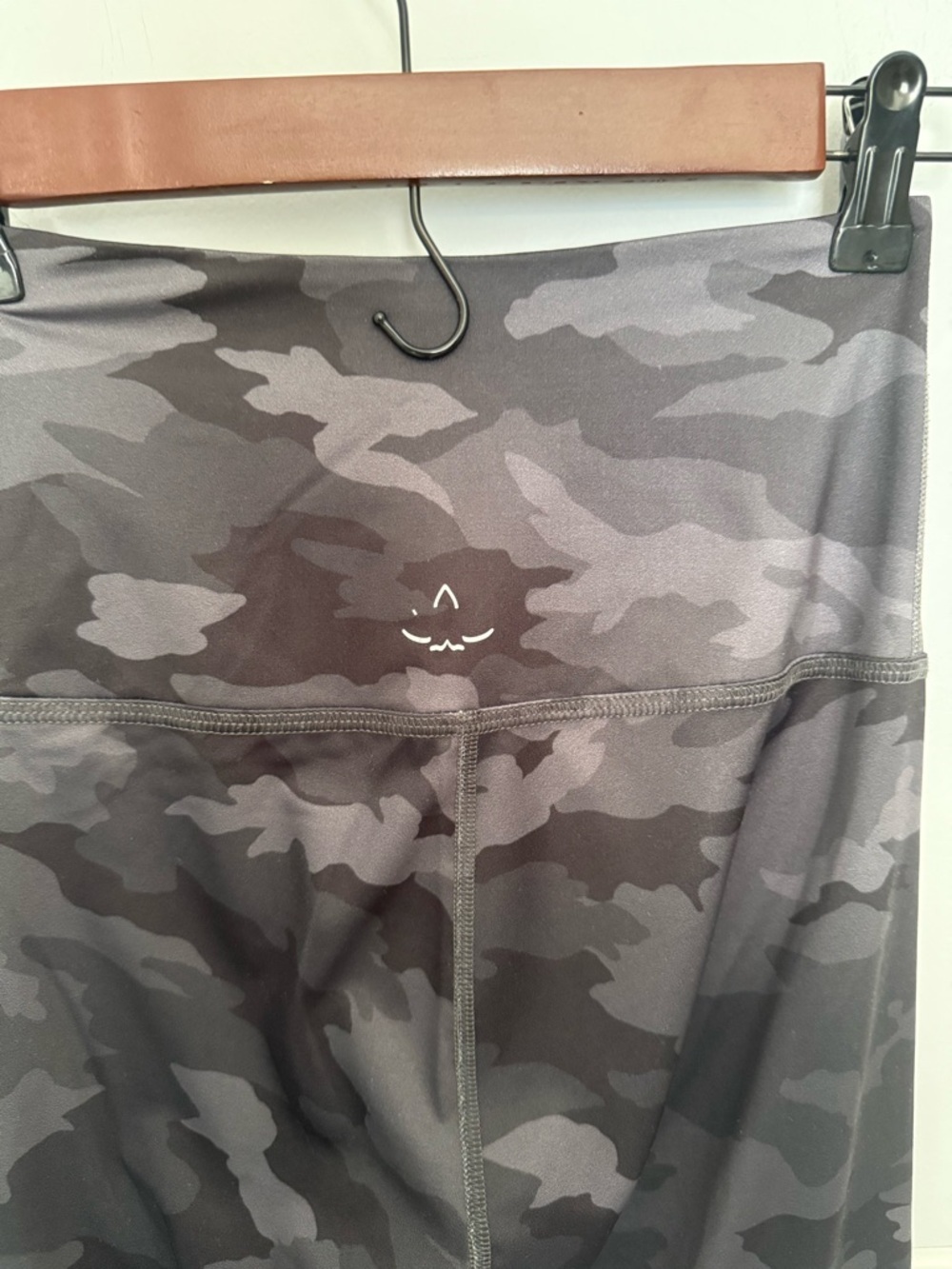 Beyond Yoga Camo High Waisted 7/8 Leggings Size XS/S - Picture 3 of 6